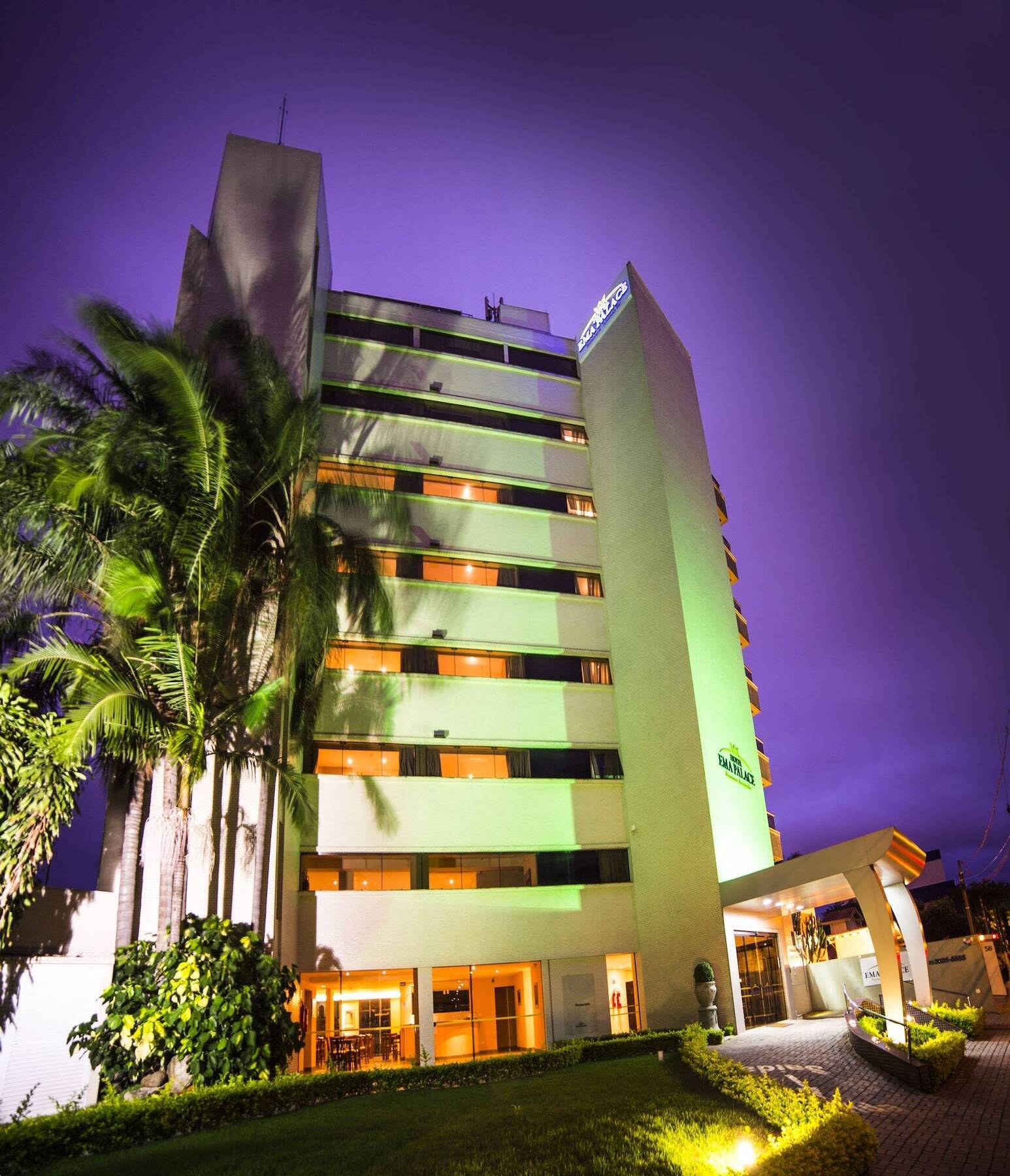 Ema Palace 3*